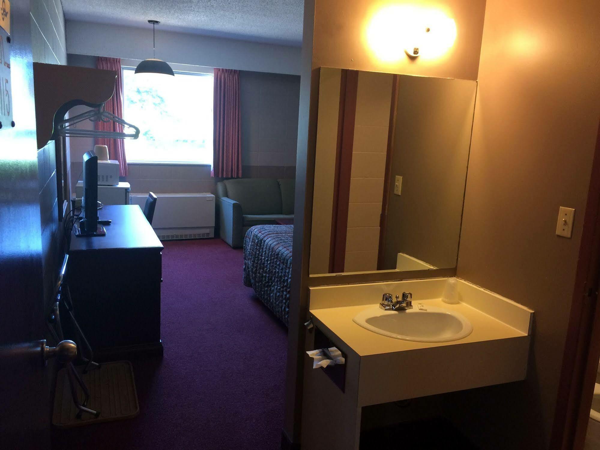 Midtown Motor Inn Bonnyville Eksteriør billede